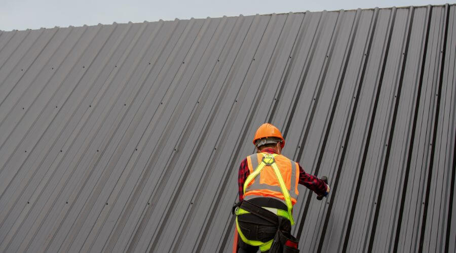 Professional gutter cleaning in Englewood, CO